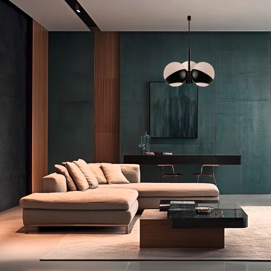 Lampada ATOLLO-3 nera in soggiorno elegante con pareti verdi, arredamento neutro e design d’interni contemporaneo.