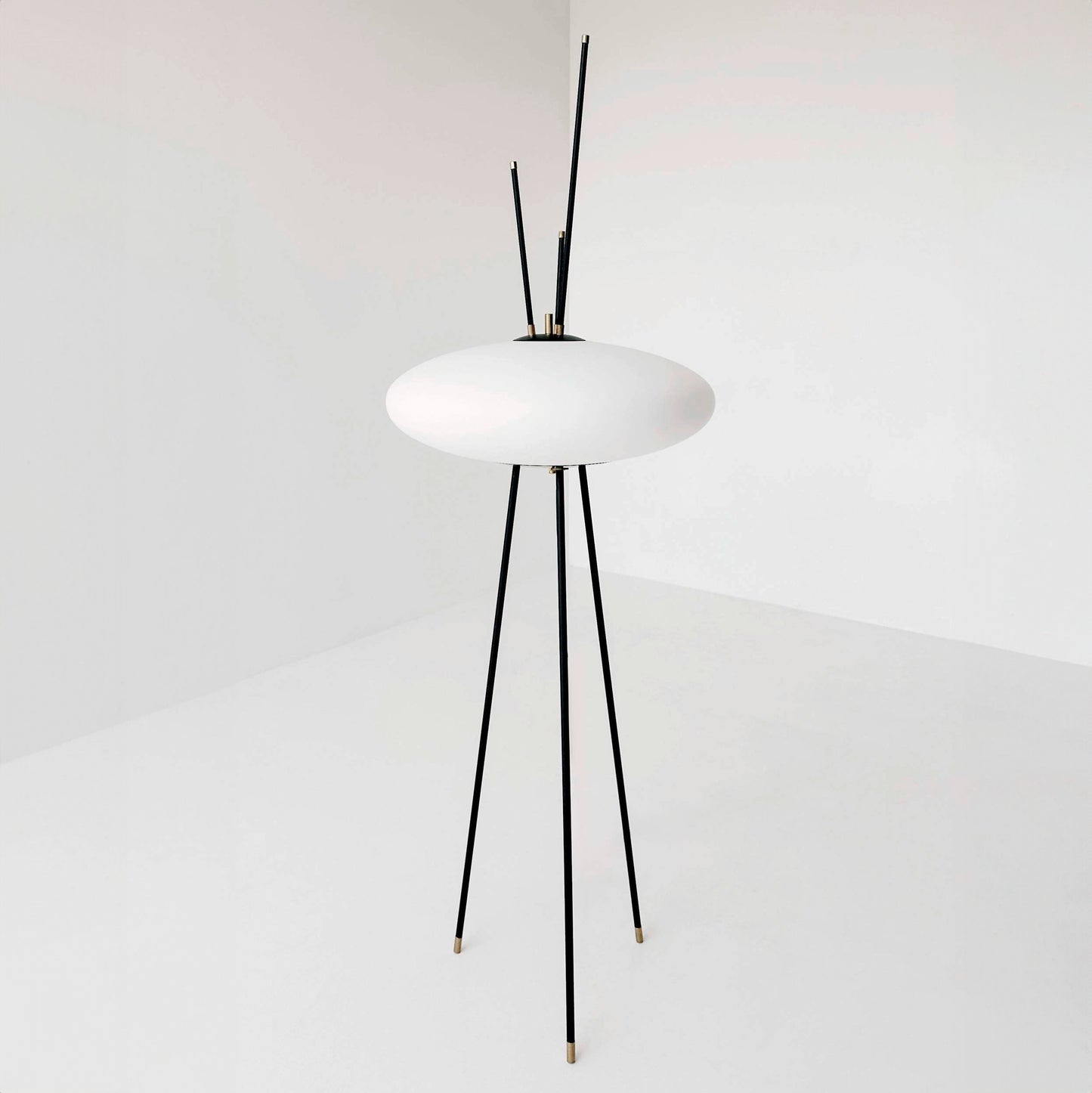 ORBIT FLOOR LAMP